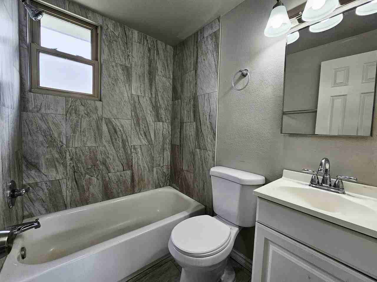414 Arrawanna St #1 - Photo 5 of 6