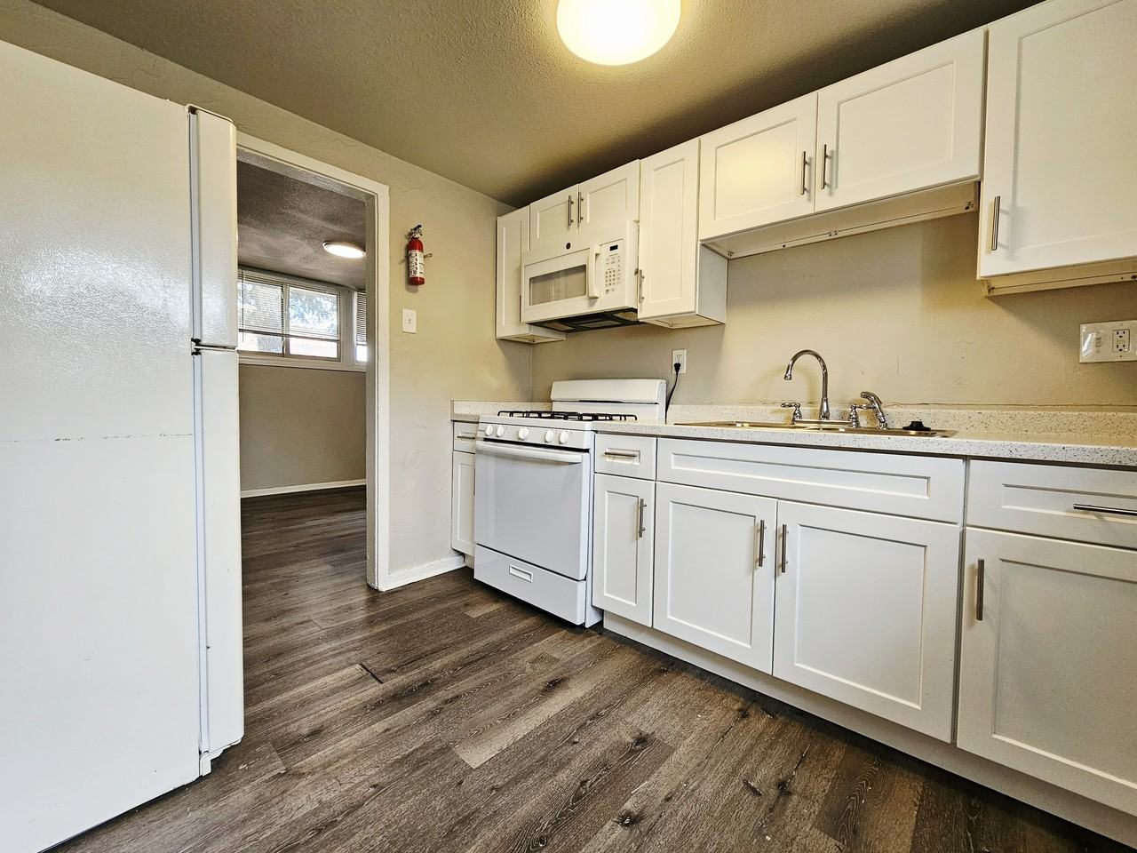 416 Arrawanna St #12 - Photo 3 of 6