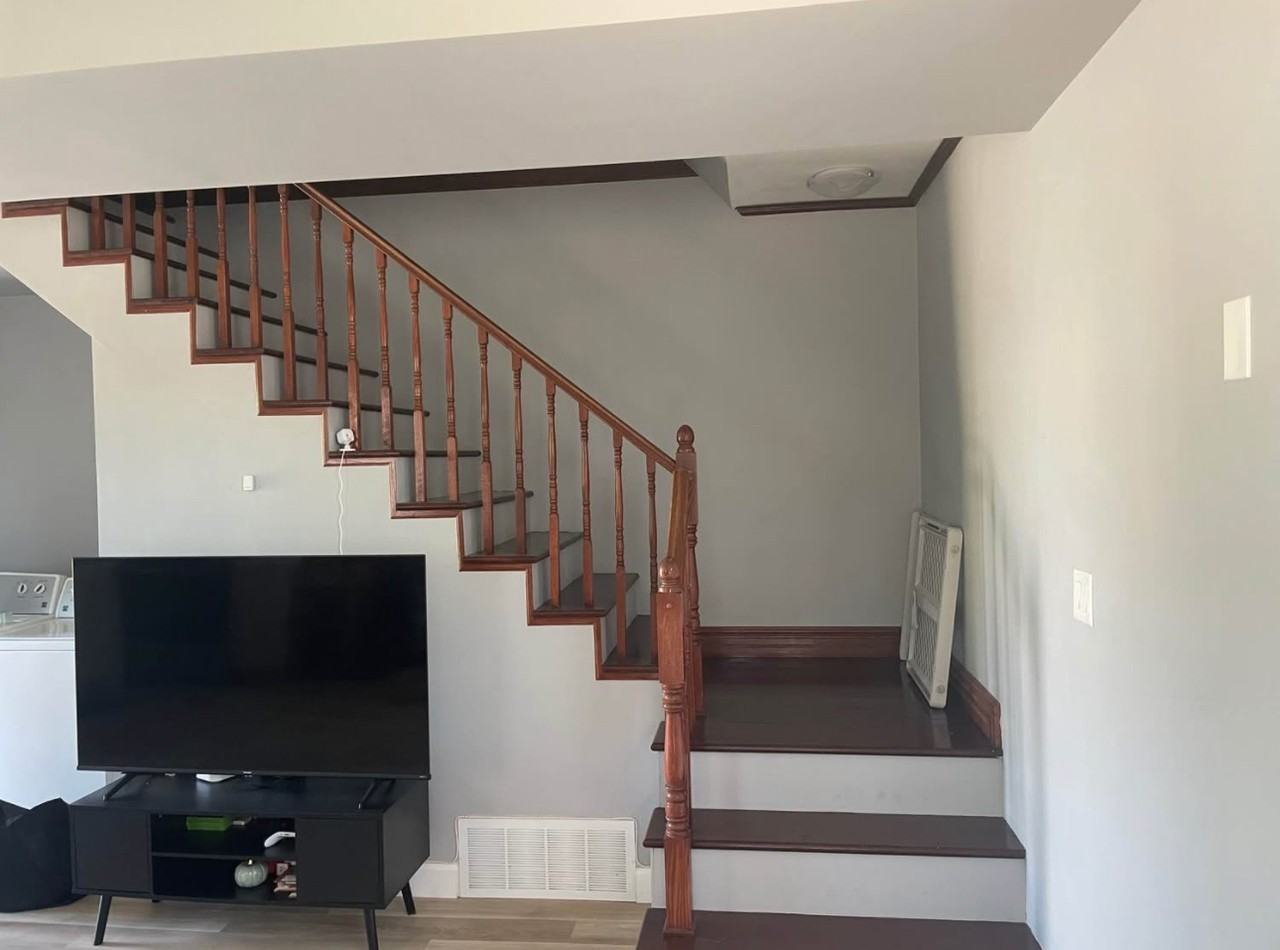 138 Tudhope St #3 - Photo 3 of 7