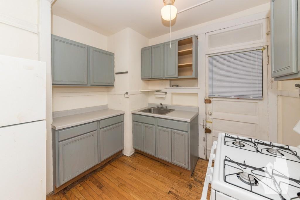 630 W Arlington Pl #634-5-36 - Photo 6 of 8