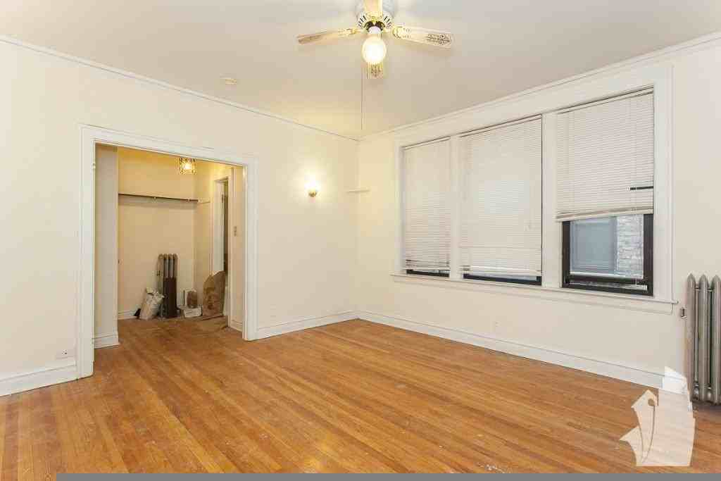 428 W Surf St #432-208 - Photo 2 of 8