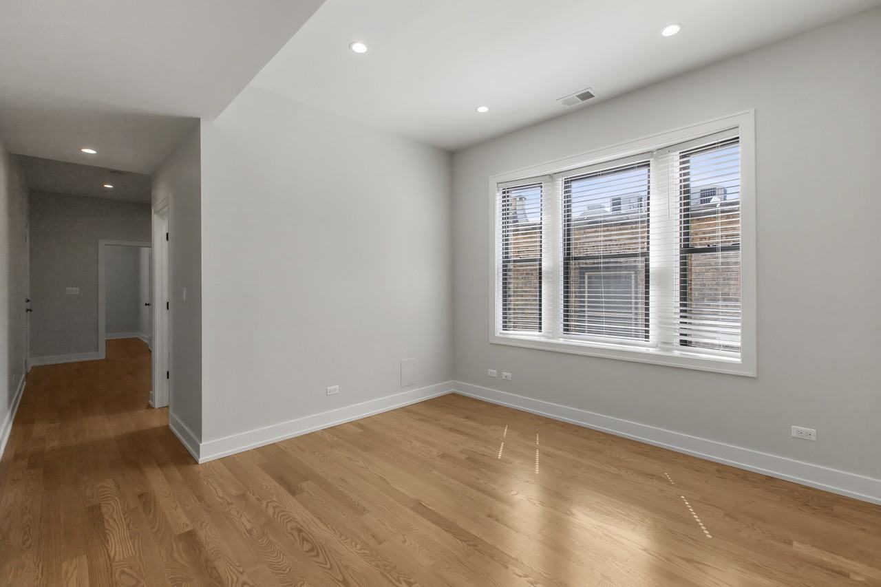 3820 N Sheffield Ave #3820-1 - Photo 4 of 10