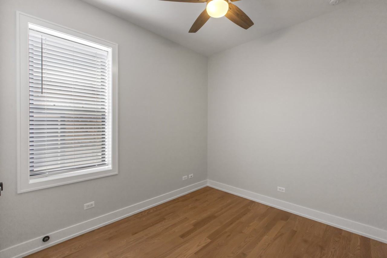 3820 N Sheffield Ave #3820-1 - Photo 6 of 10