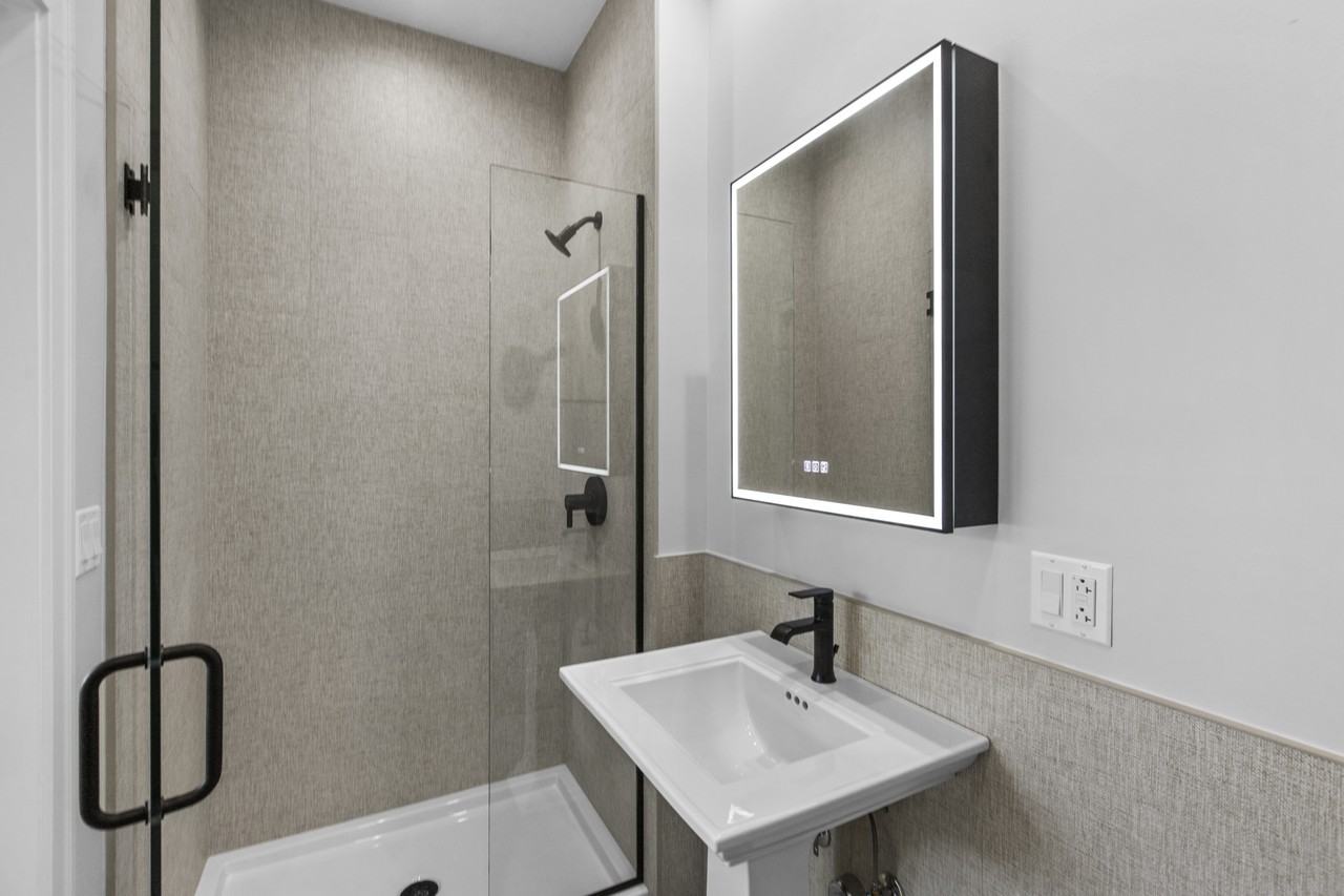 3820 N Sheffield Ave #3820-1 - Photo 7 of 10