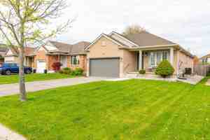 featured image of 15 Hagerman Cres