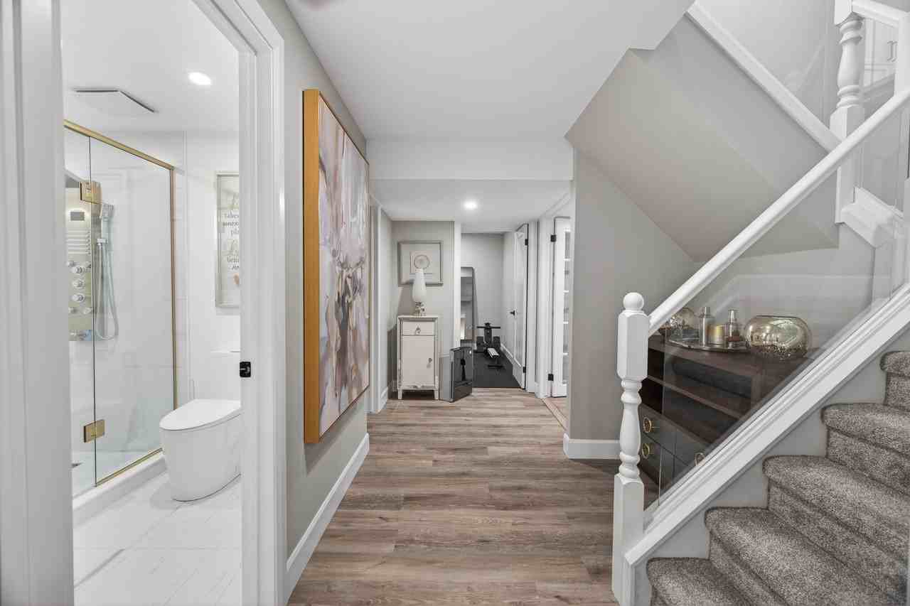 15 Hagerman Cres - Photo 5 of 22