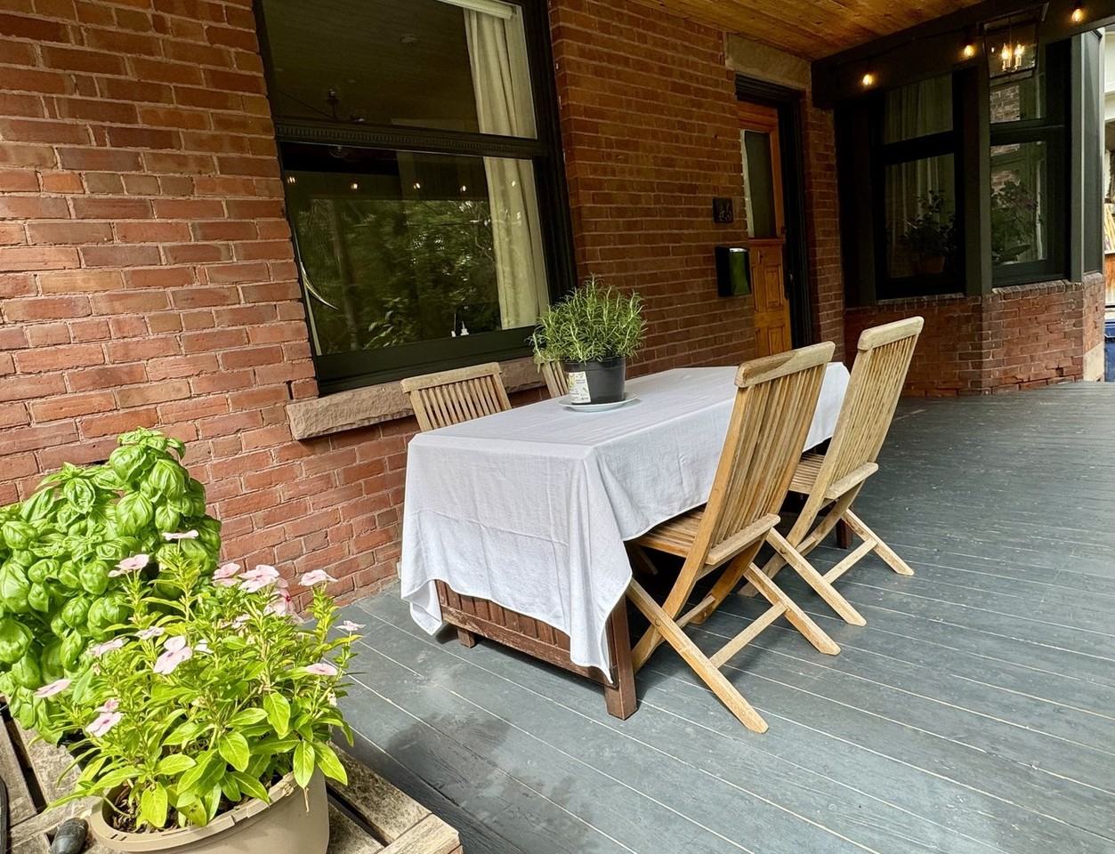 46 Churchill Ave - Photo 2 of 25