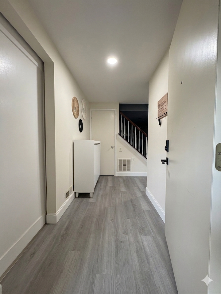 42 Tennyson Drive - Photo 2 of 24