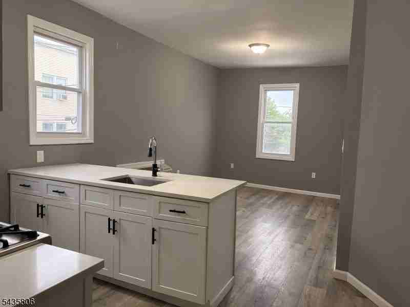 109 10th St - Photo 3 of 11