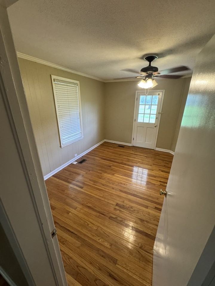 1415 Eight Mile Rd - Photo 5 of 22