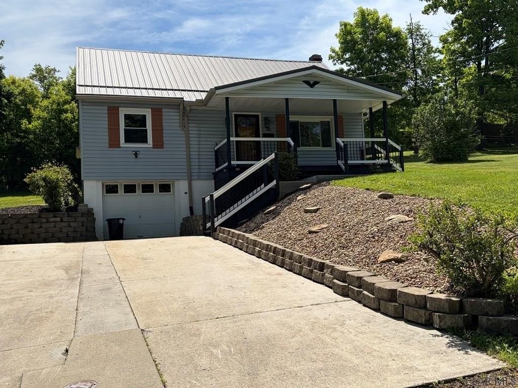226 Suie St - Photo 2 of 45