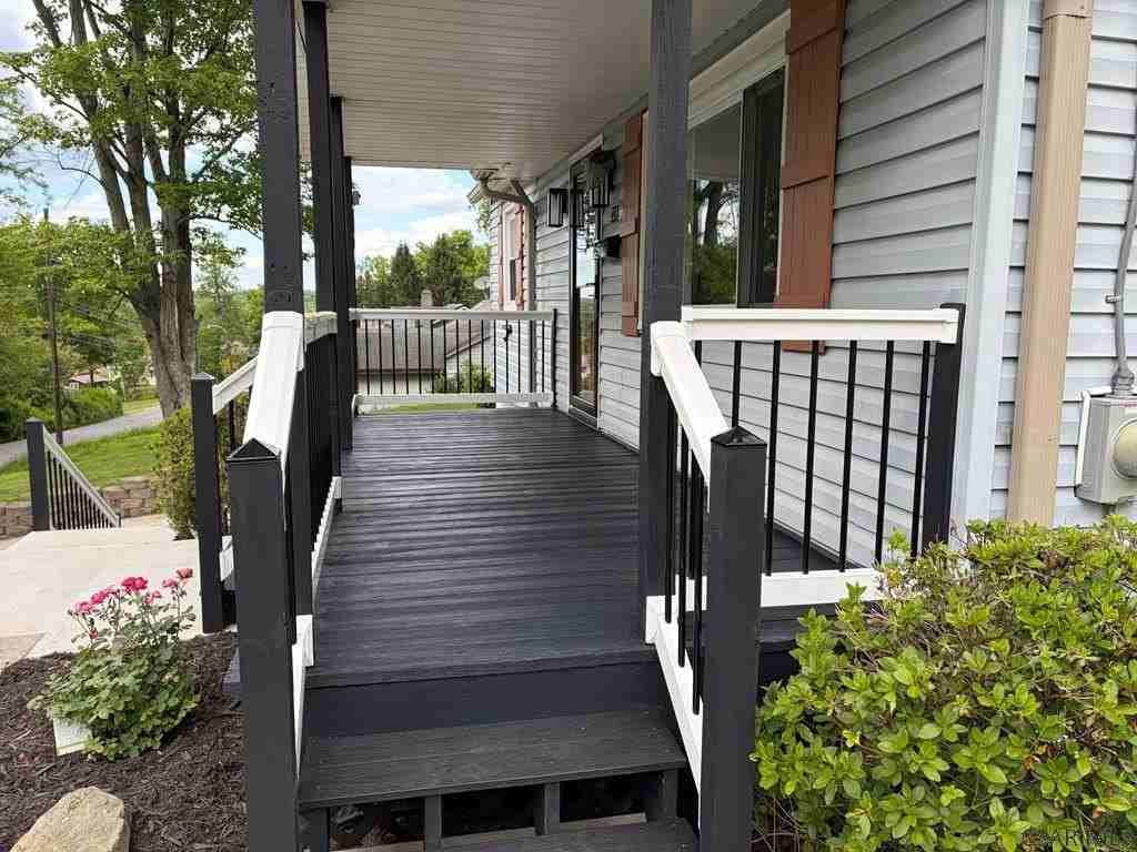 226 Suie St - Photo 3 of 45