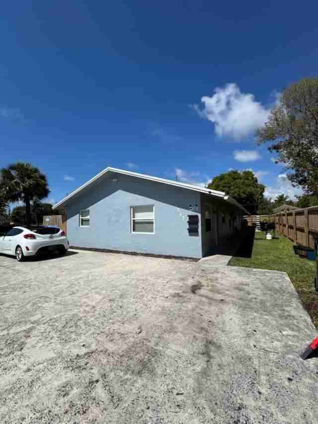 517 S F St - Photo 2 of 14