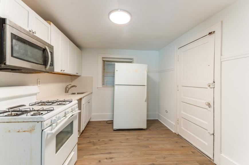 3501 N Albany Ave - Photo 2 of 10