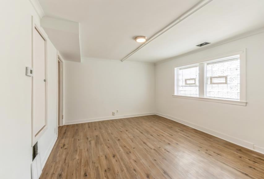 3501 N Albany Ave - Photo 5 of 10