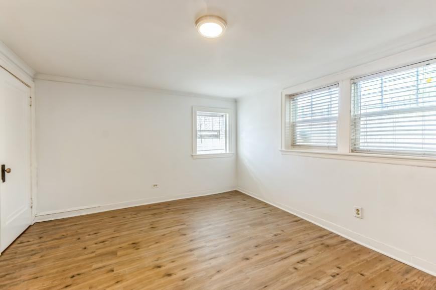 3501 N Albany Ave - Photo 6 of 10