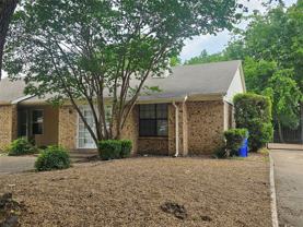 200 E Denton Dr - Photo 1 of 1