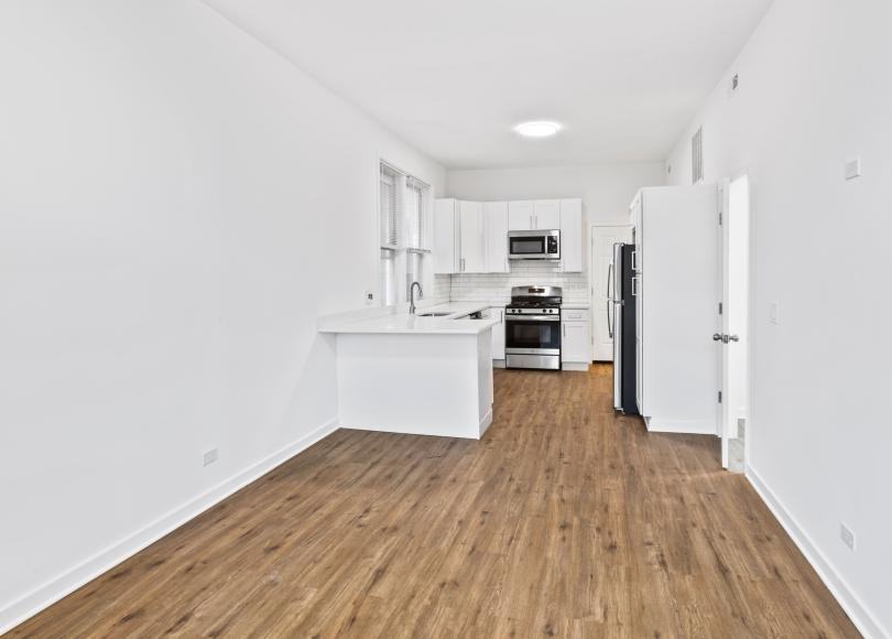 1349 W Taylor St - Photo 4 of 10
