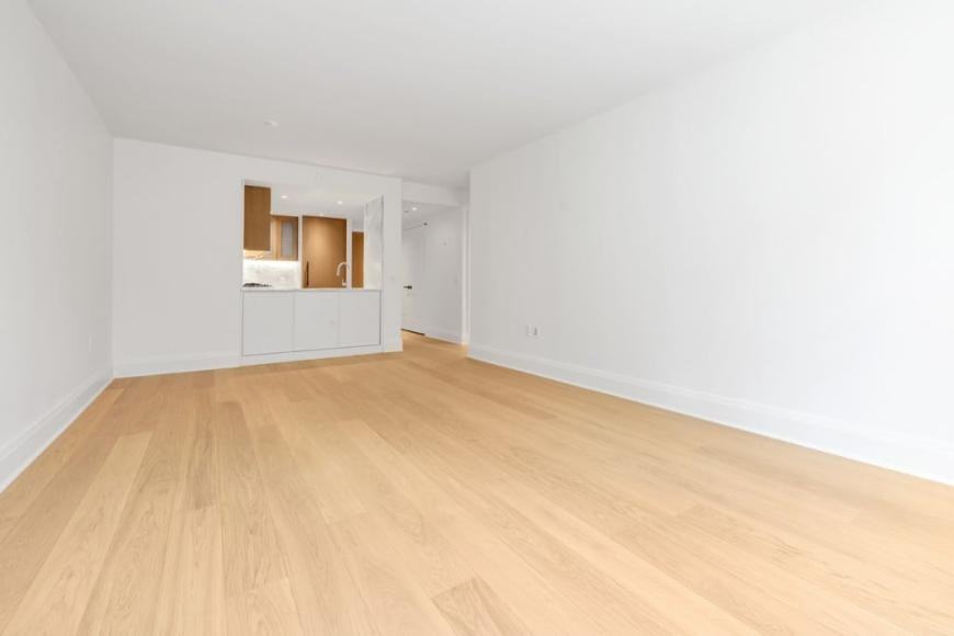 210 Warren St - Photo 7 of 10