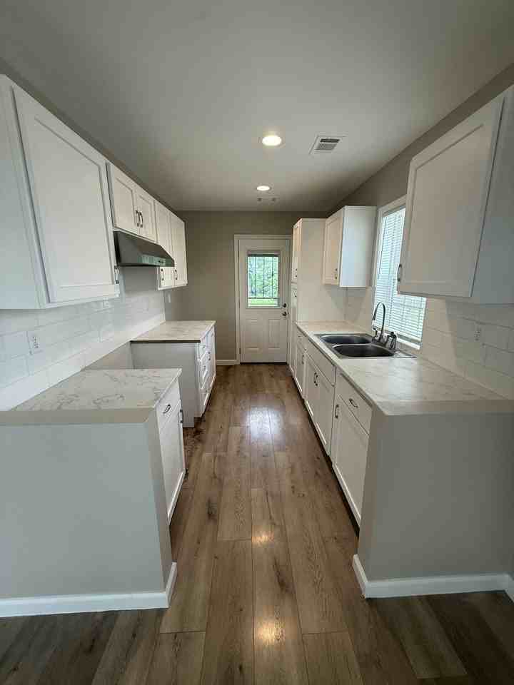 86 West Dempster Avenue - Photo 2 of 8