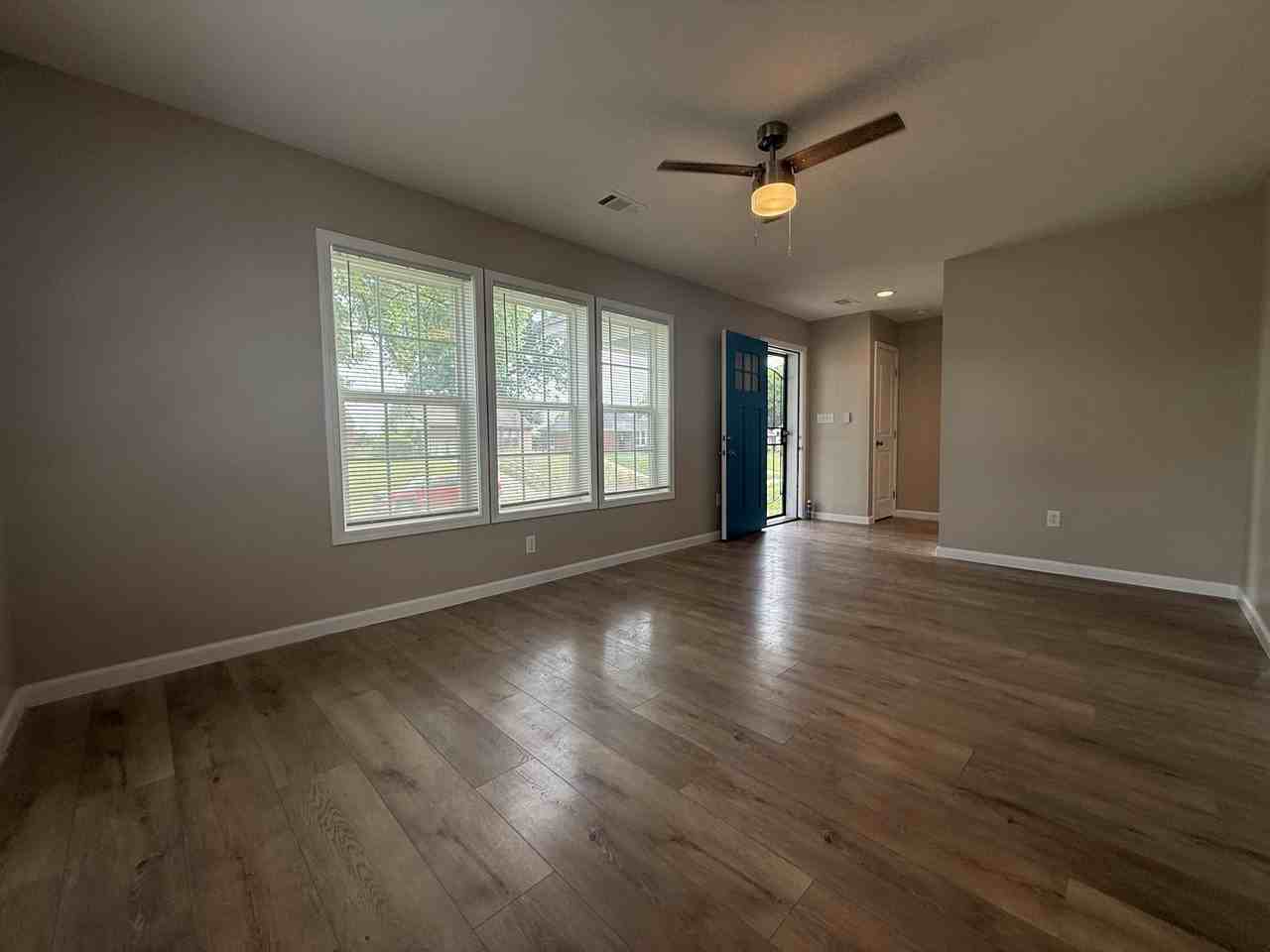 86 West Dempster Avenue - Photo 4 of 8