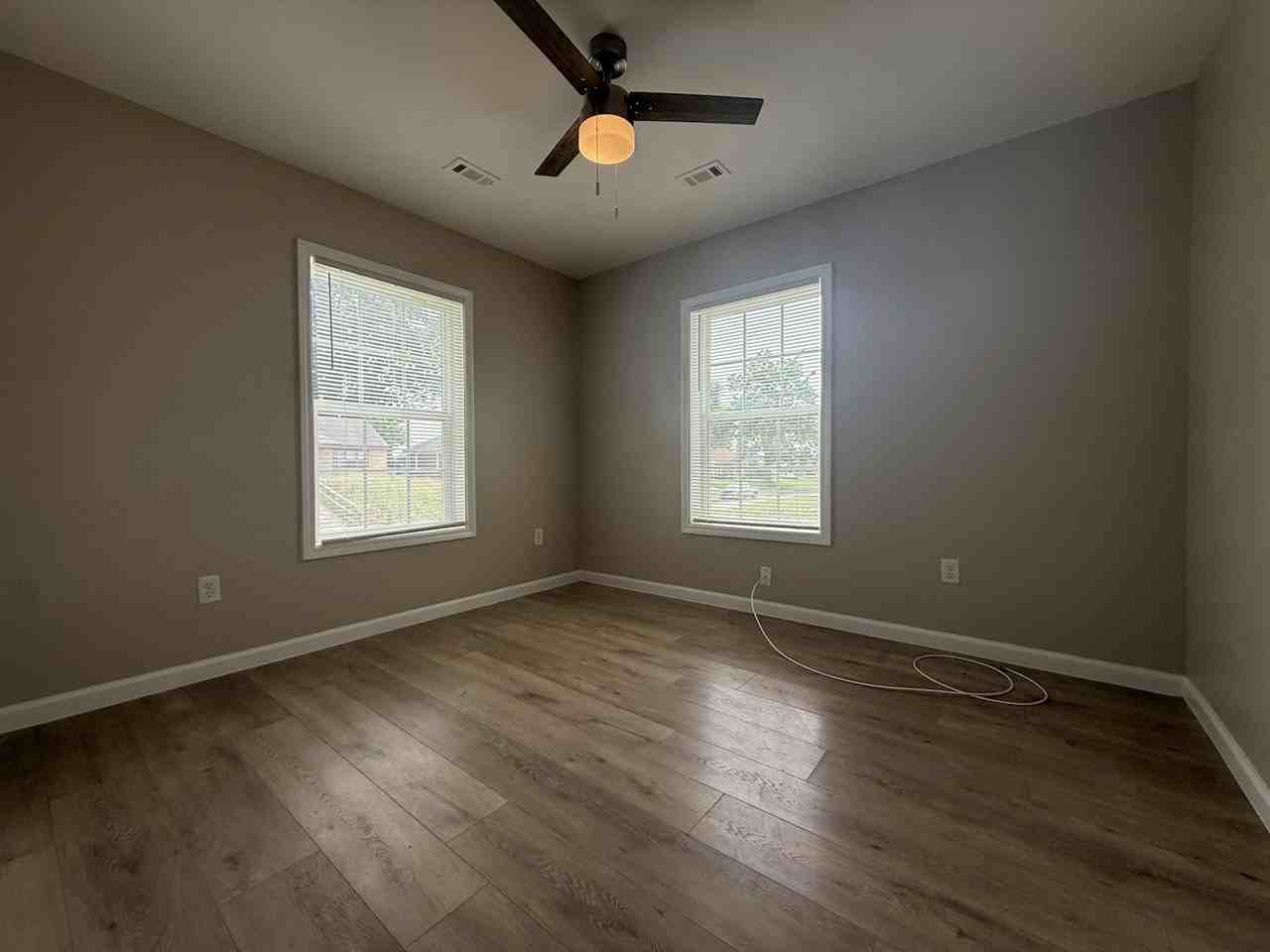 86 West Dempster Avenue - Photo 6 of 8