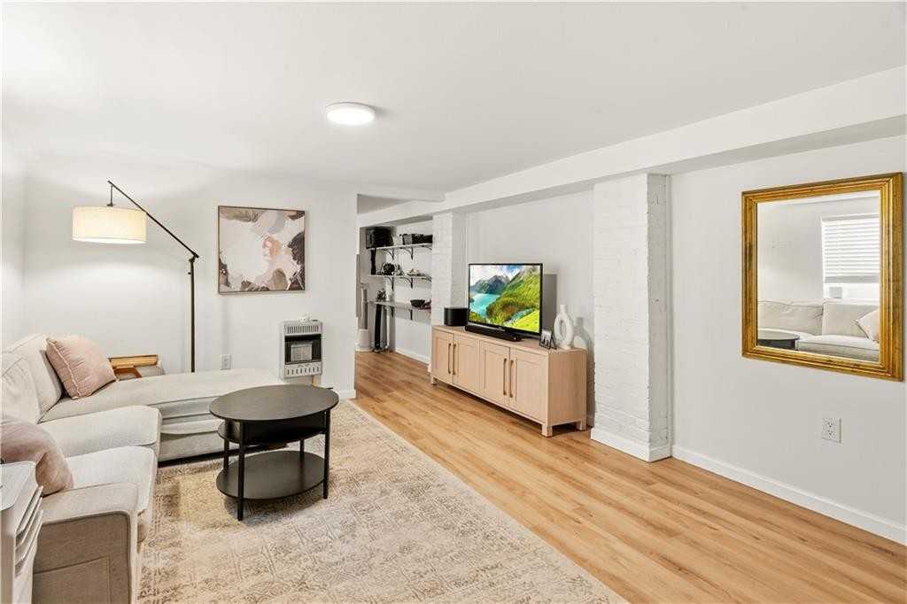 7600 Burthe St ##B - Photo 4 of 14