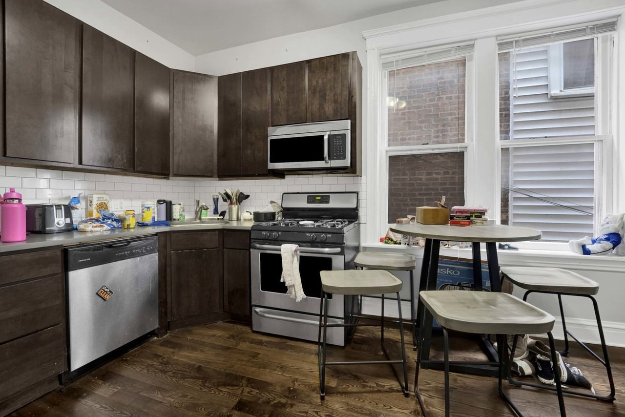2341 W Charleston St #2F - Photo 3 of 8