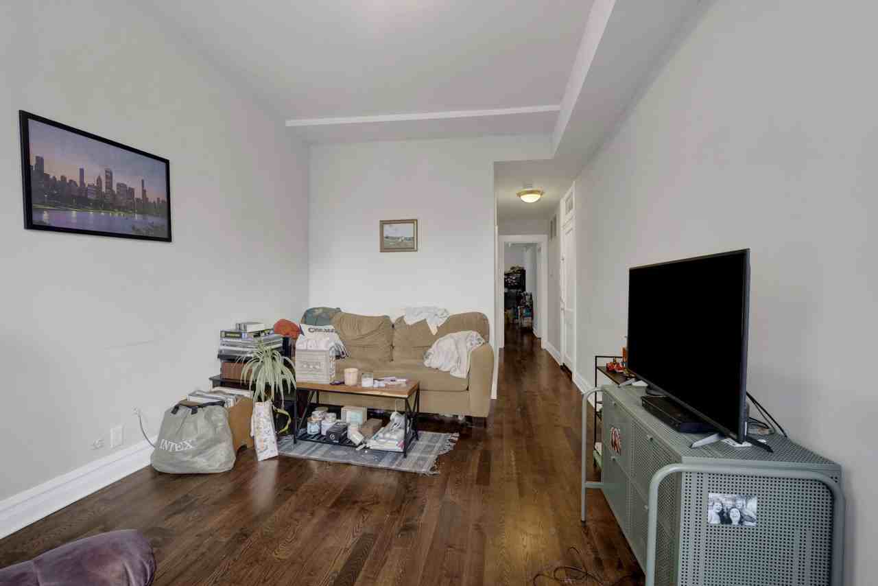 2341 W Charleston St #2F - Photo 7 of 8