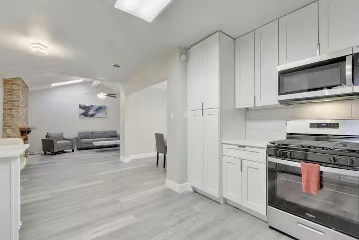 2700 Kerrybrook Ln - Photo 6 of 25