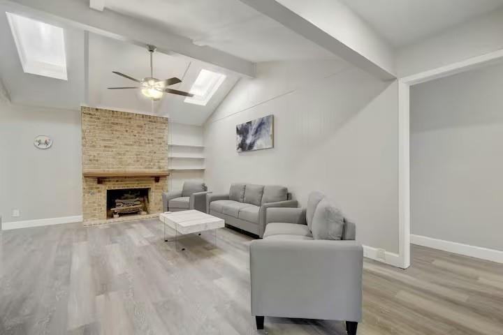 2700 Kerrybrook Ln - Photo 7 of 25