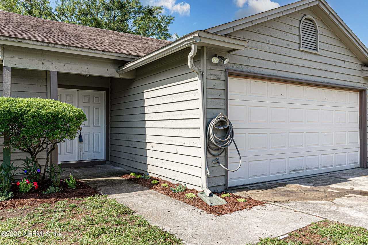8516 Bending Branch Ct - Photo 4 of 45