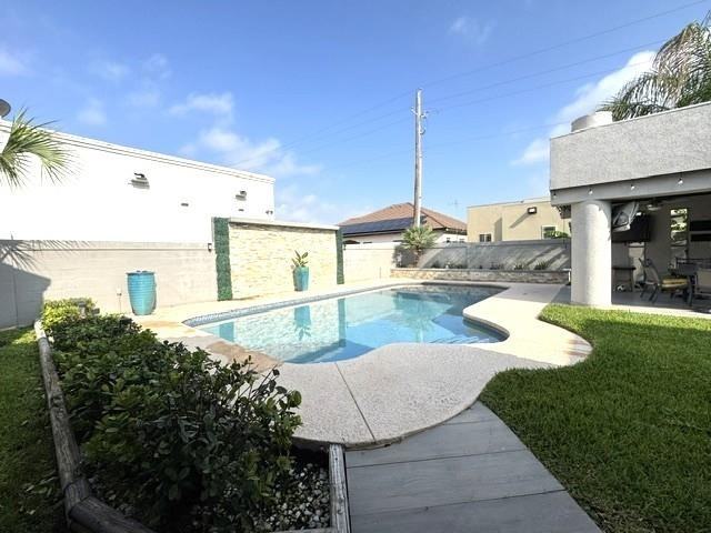 2920 O Henry Dr - Photo 4 of 40