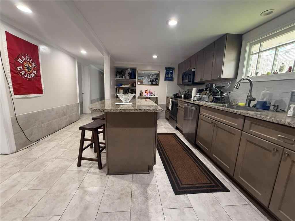 2735 Octavia St - Photo 6 of 22