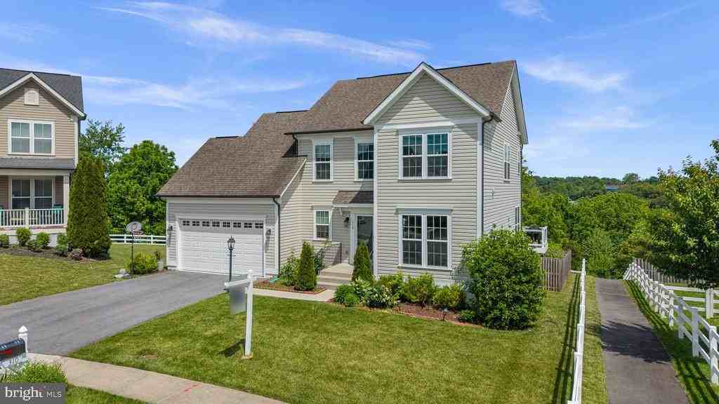 310 Mackintosh Rd - Photo 3 of 48
