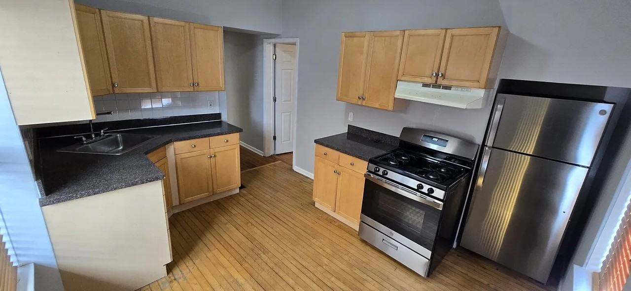 2745 W Belmont Ave Unit 1 - Photo 2 of 7