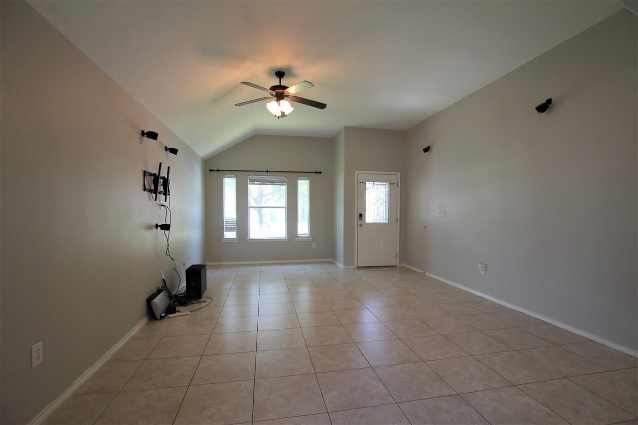 1911 Stone Field Ln - Photo 3 of 24
