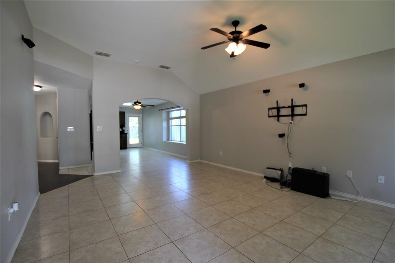 1911 Stone Field Ln - Photo 6 of 24