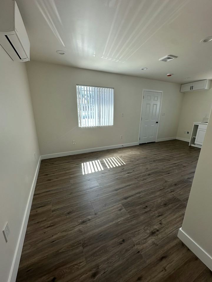 13187 Splendora Avenue, Unit 13185 3/4 - Photo 2 of 10