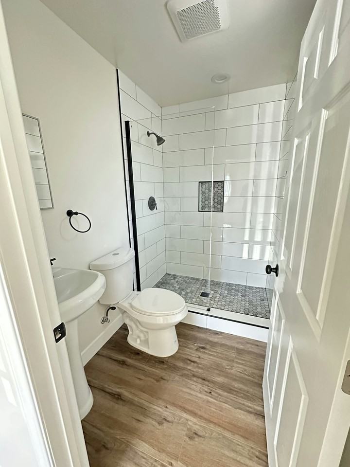 13187 Splendora Avenue, Unit 13185 3/4 - Photo 4 of 10