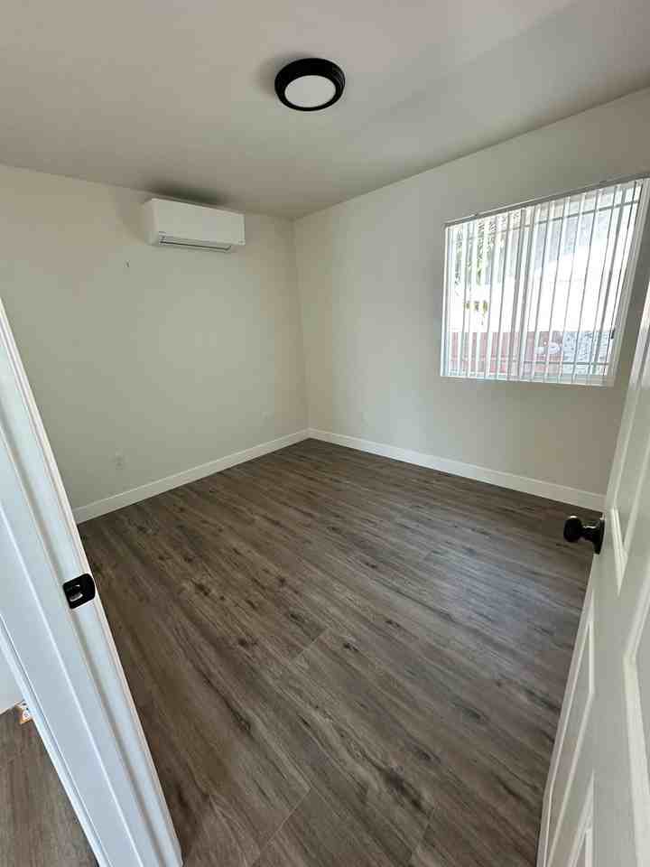 13187 Splendora Avenue, Unit 13185 3/4 - Photo 6 of 10