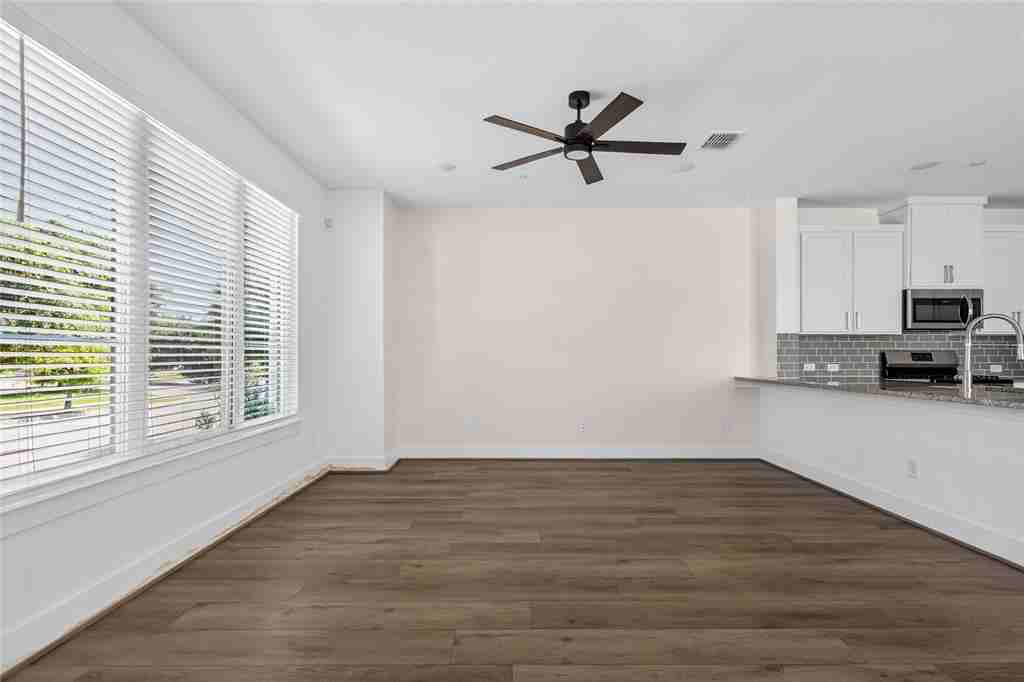 7613 Reis Ln - Photo 6 of 29