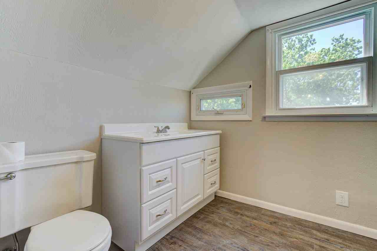 1724 Northgate Road - Photo 5 of 31
