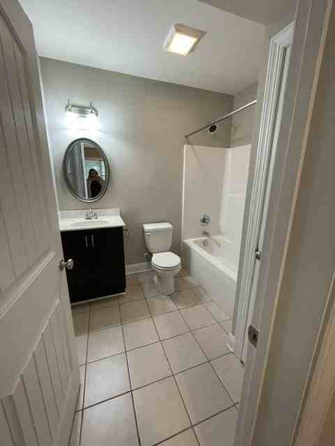 2009 Lakeside Dr, Unit 408 - Photo 5 of 19