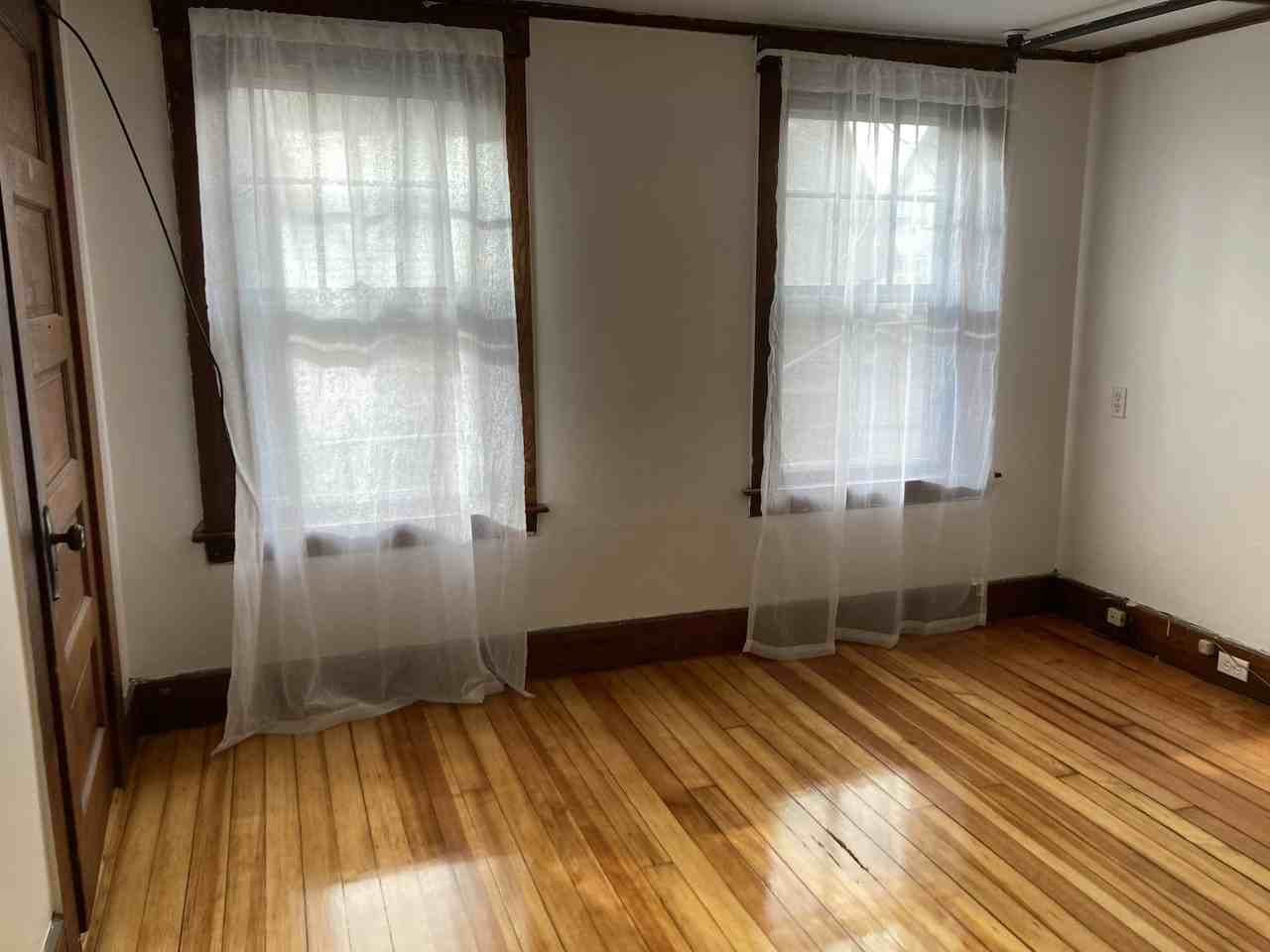 47 Simonds Street, Unit B - Photo 3 of 14