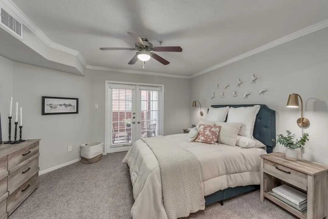 2100 Bering Dr - Photo 2 of 8