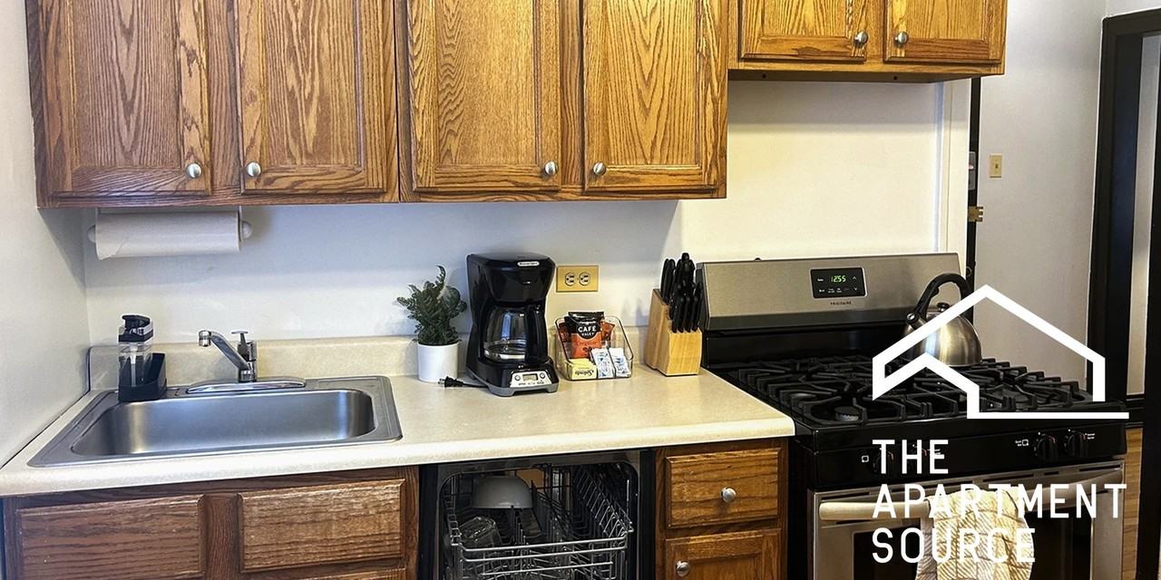 1913 W Larchmont Ave #2A