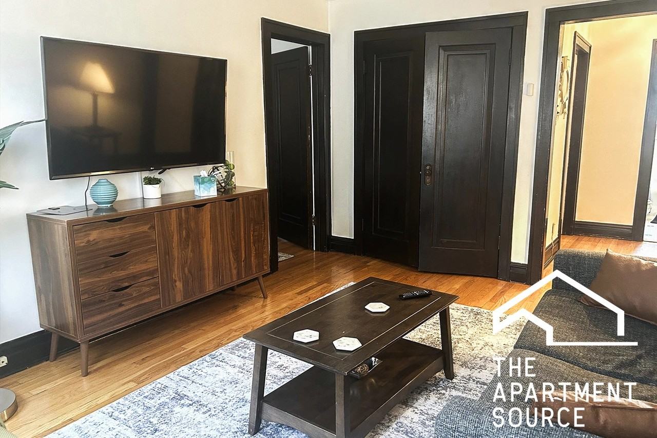 1913 W Larchmont Ave #2A - Photo 4 of 20