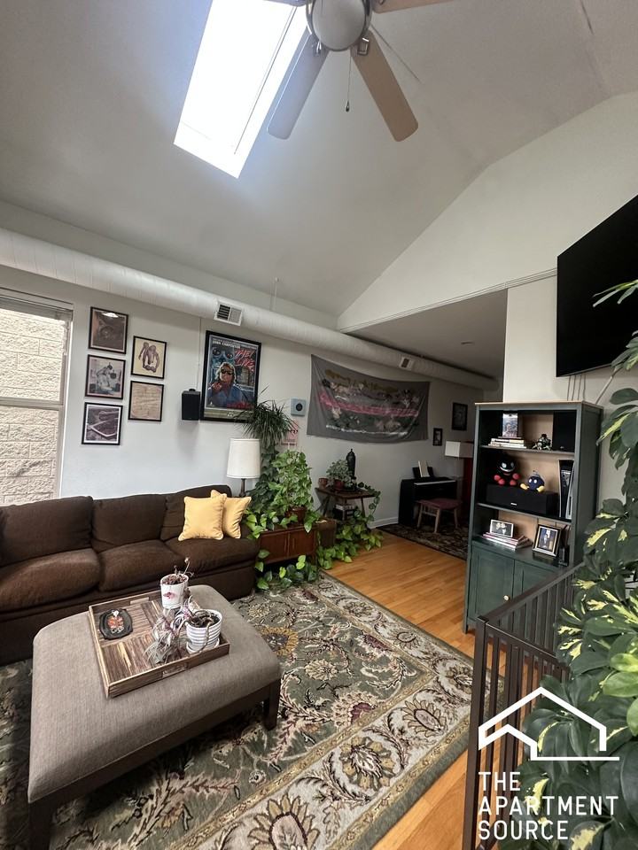1627 W Grand Ave #3 - Photo 4 of 22