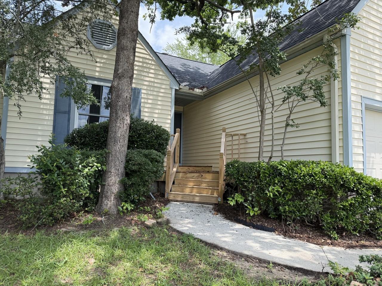 210 Suffolk Dr - Photo 2 of 22
